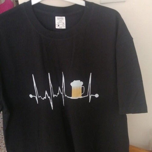 Unisex T-shirt 2XL new with beer heartbeat print, 100% cotton