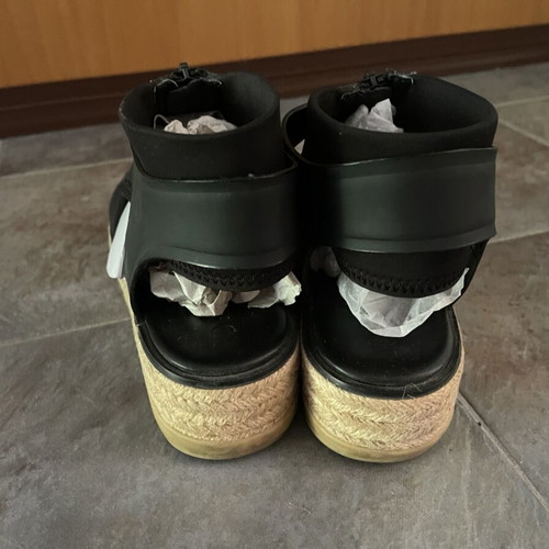 DKNY platform sandals like new, black, size 38