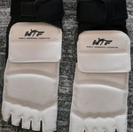 Taekwondo foot protective gloves like new, small size