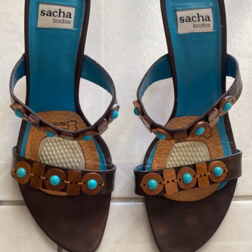 Leather sandal brown like new, size 37, with anti-slip insoles
