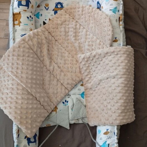 Medipartners baby nest like new with adjustable size and extra covers