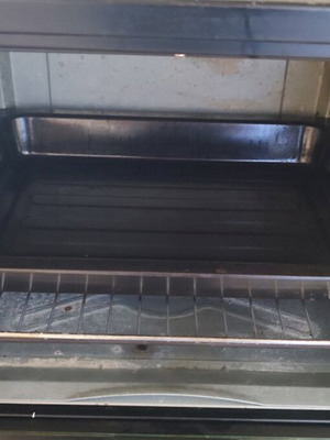 Izzy microwave oven in excellent condition