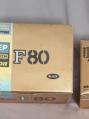 Nikon F80 αναλογική φωτογραφική μηχανή με φακό Νικόρ 28-80 f 3,3-5.6