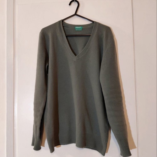 Benetton wool sweater like new, khaki M/L