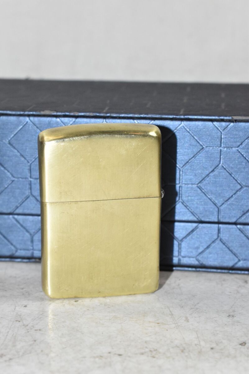 Zippo Solid Brass lighter used, vintage… - € 35,00 - Vendora.cy