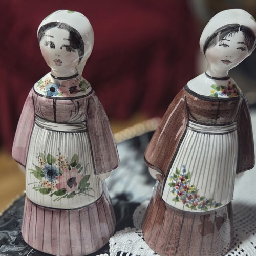 Set of 2 clay figurines with traditional Greek mothers, about 18cm