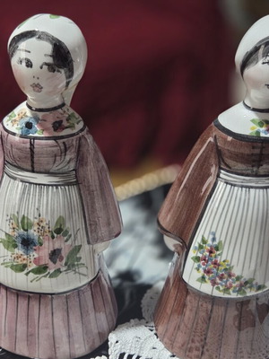 Set of 2 clay figurines with traditional Greek mothers, about 18cm