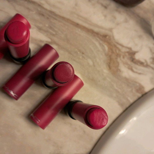 MAC lipstick like new, set of 3 pieces