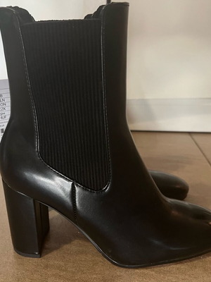 H&M Chelsea boots like new, size 37, black