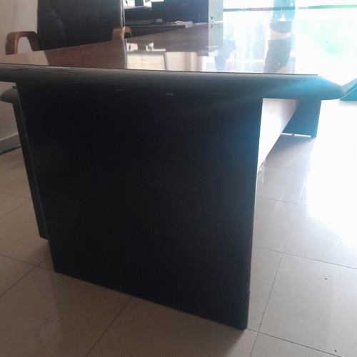 Desk made of walnut wood like new, high quality and elegance