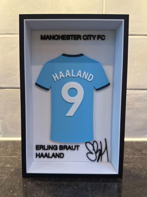 Football frame with Haaland jersey like new