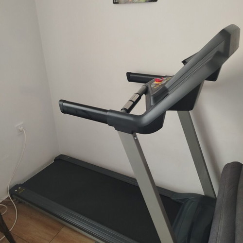 Electronic treadmill up to 150kg with many extras