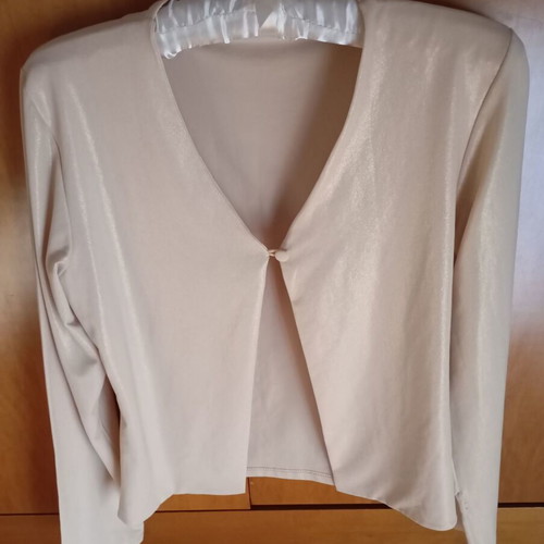 Sarah Lawrence cardigan and top set new, gold size L