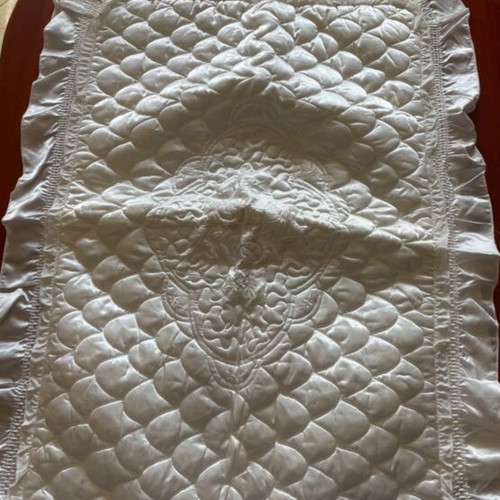 Satin bridal quilt like new