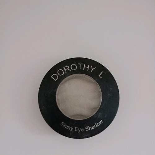 Dorothy L eyeshadows used, set of items