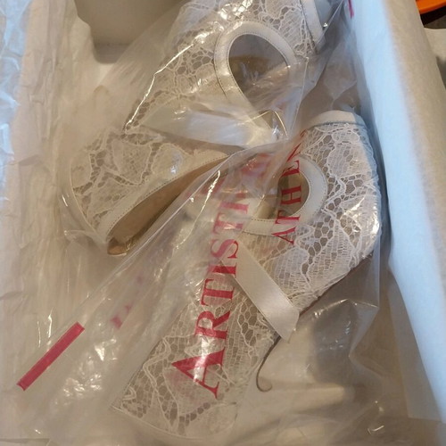 Artisti Romani peep toe pumps new, beige lace and leather