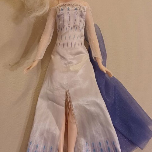 Disney Frozen 1 Elsa Princess doll used, missing one shoe