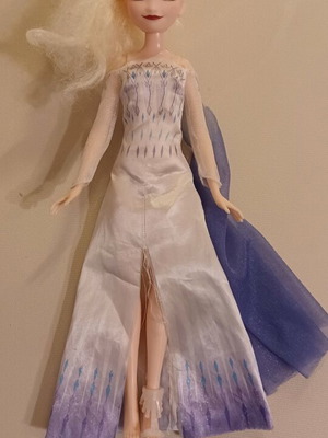 Disney Frozen 1 Elsa Princess doll used, missing one shoe