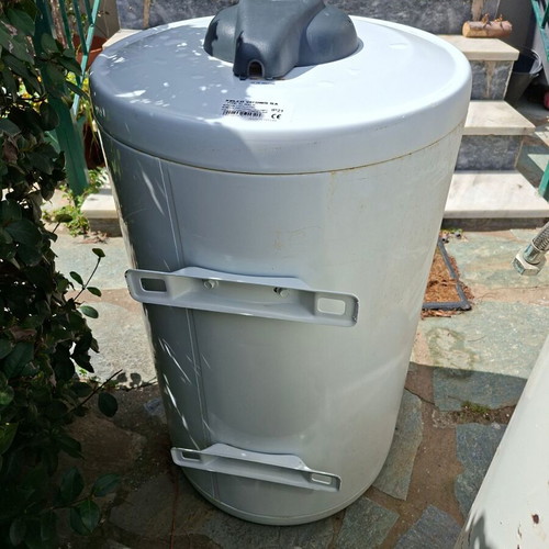 Elco Vayonis 80 lt water heater like new with 1 gift