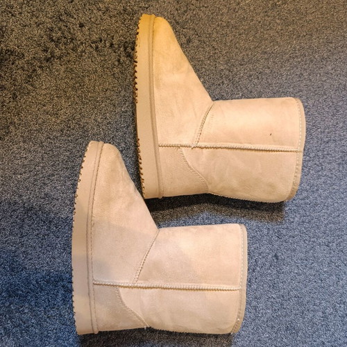 A To Z Greek women's boots used, beige, size 37