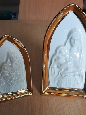 Ανάγλυφες πορσελάνινες εικόνες Παναγίας και Ιησού καινούργιες