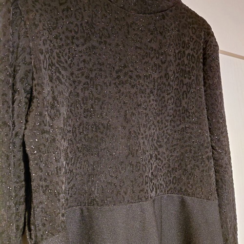 Black shiny dress like new with small turtleneck and long sleeve
