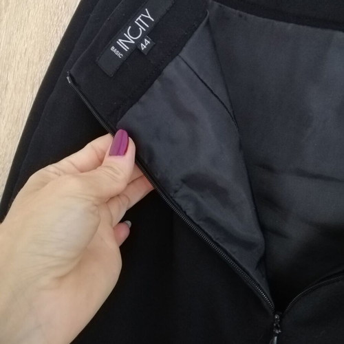 Insity skirt size S like new black