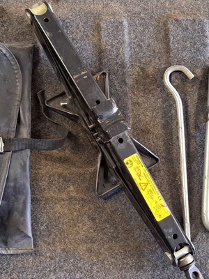 Car jack set for 4x4 used
