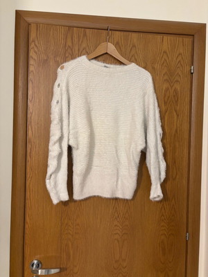 Warm sweater used with side holes, size M, white