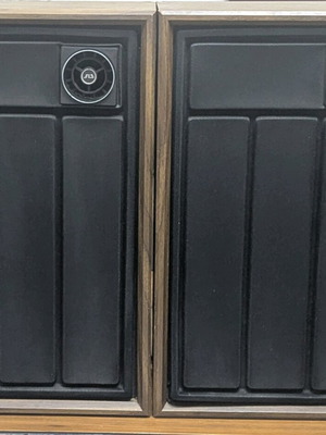 Soundesign vintage floor speakers used, 1980s