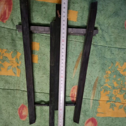 Canvas easel used