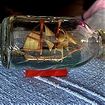  Διακοσμητικα καραβάκια μινιατούρες μέσα σε γυάλινα μπουκάλια (Πωλούνται μαζί)