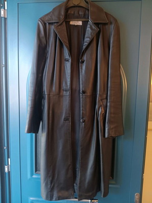 Leather classic black coat Large used knee-length