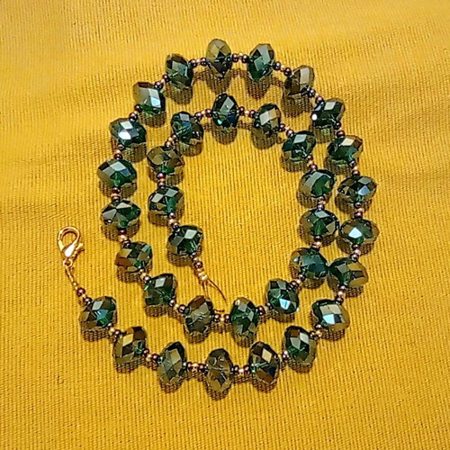 Vintage necklace 50cm with emerald faceted crystal beads like new