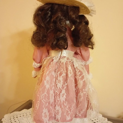 Vintage Porcelain Doll Suzette 1988-1989 Heritage Mint Ltd 40cm like new