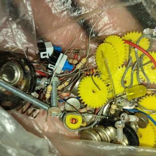 AND Circuit with NAND Gates Like New, Includes Car and Extra Parts