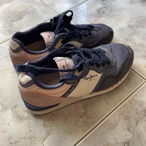 Pepe Jeans Athletic Shoes used, size 35, pink multicolor