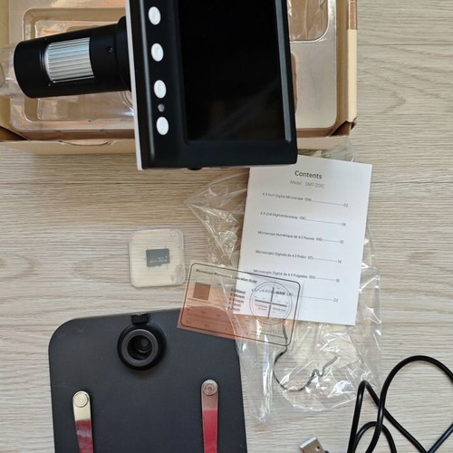 Digital Microscope DM7-Z01C with 4.3" LCD and up to 1000x Magnification