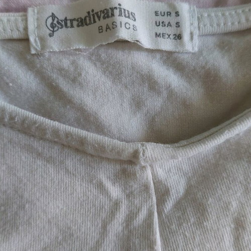 White Stradivarius crop top used with button detail