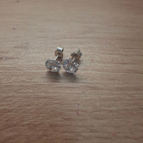 925 Silver Earrings new with large zirconia in gift box