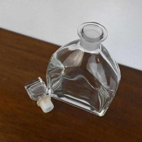 Glass decanter with square shape and stopper like new