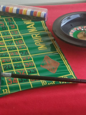 Merit De Luxe Roulette vintage board game like new