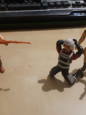 Gi Joe Low and Rock 'n Roll figures like new