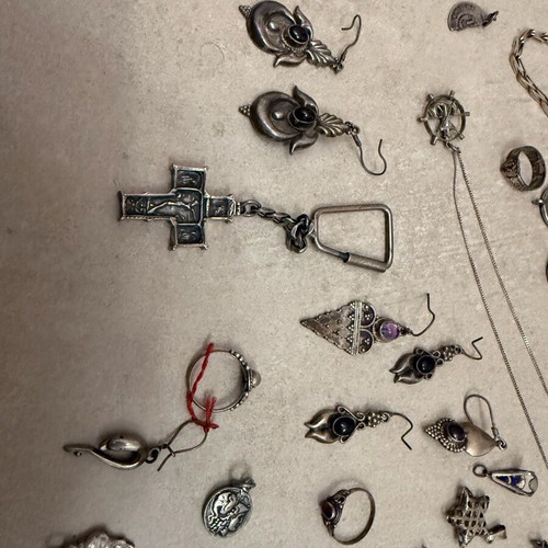 Silver jewelry used with 925 stamp weighing 267 g