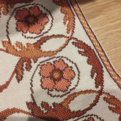 Handmade embroidery like new 47.5×47.5