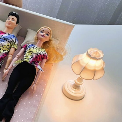 Doll lamp, battery operated