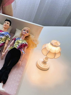 Doll lamp, battery operated