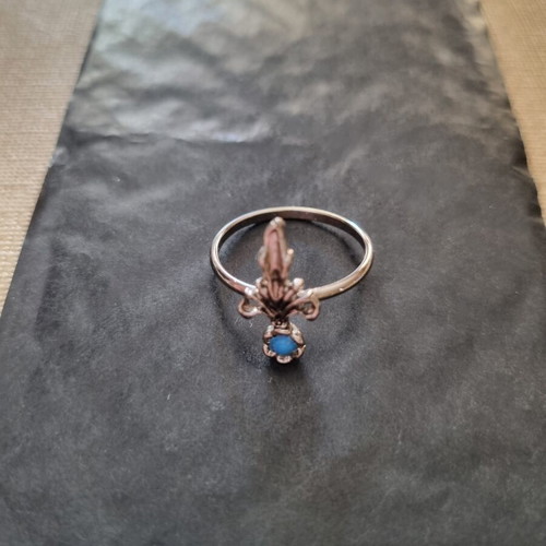 Set of 3 rings with blue, green and white stones