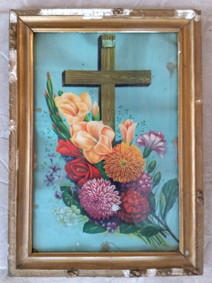 Vintage frame with cross 25×35