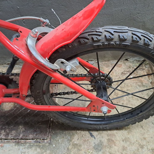 Children's bicycle used, red, saddle height approx. 60 cm